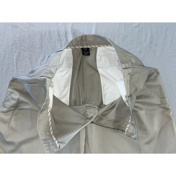 Nike 192213 Pleated Cotton Twill Chino Golf Shorts. Beige, Men's Size 38. EUC!! - Picture 3 of 5